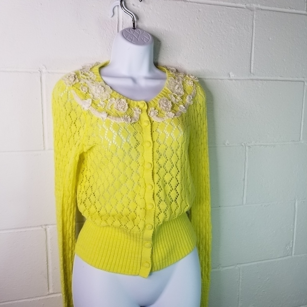 Y2k Anthropologie little yellow bird crochet cardigan sweater Gilmore Coquette - Picture 6 of 15